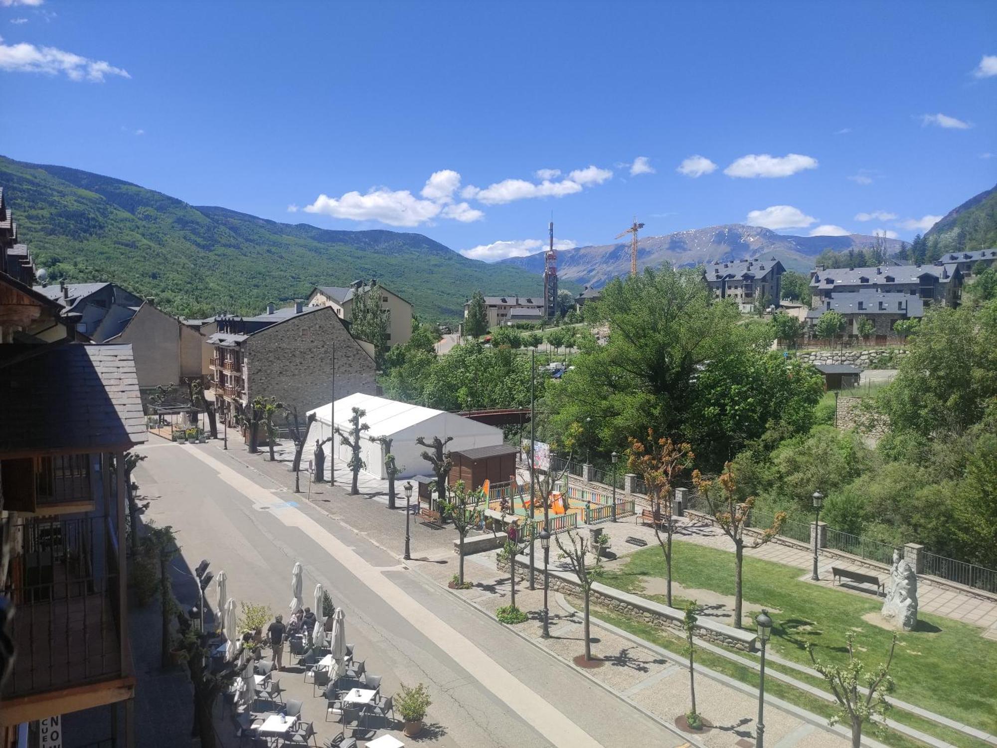 Apartamentos Casa Roldan I Benasque Bagian luar foto